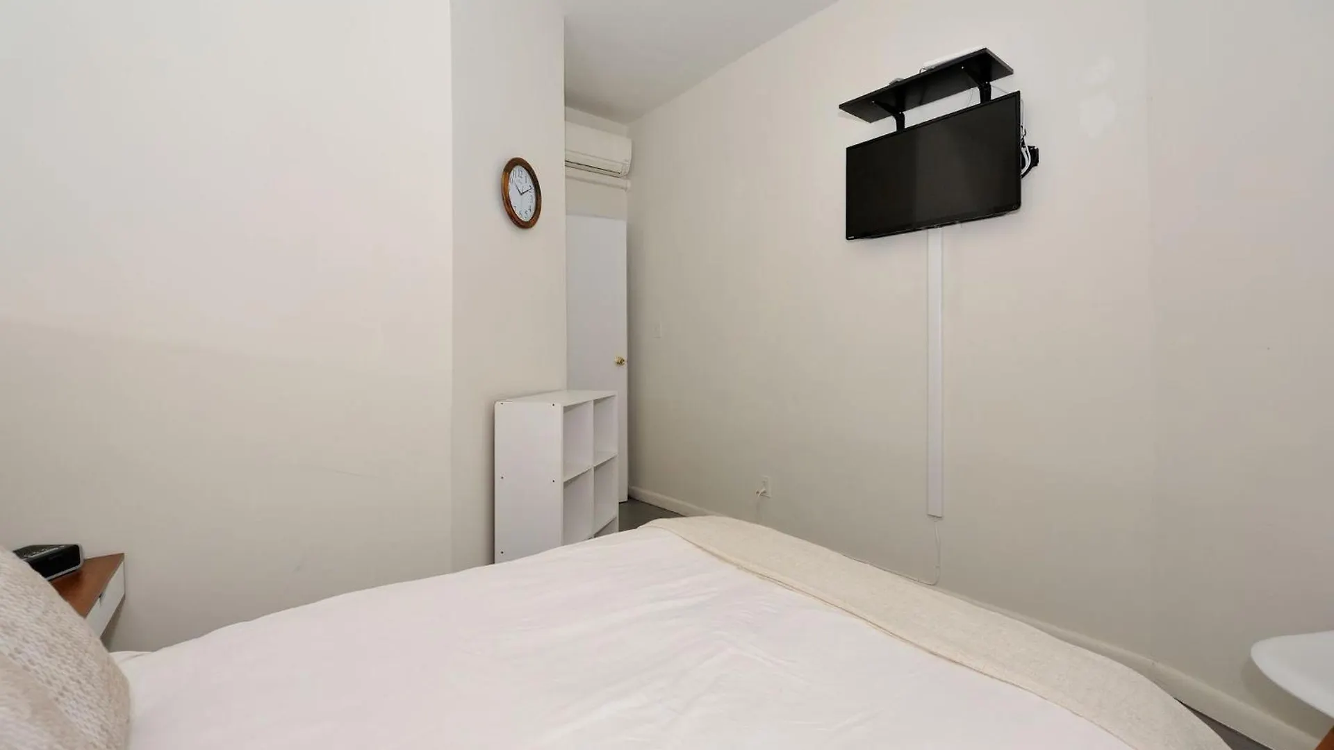 Amazing 3 Bedroom 1 Bath Apartment New York 0*,  United States